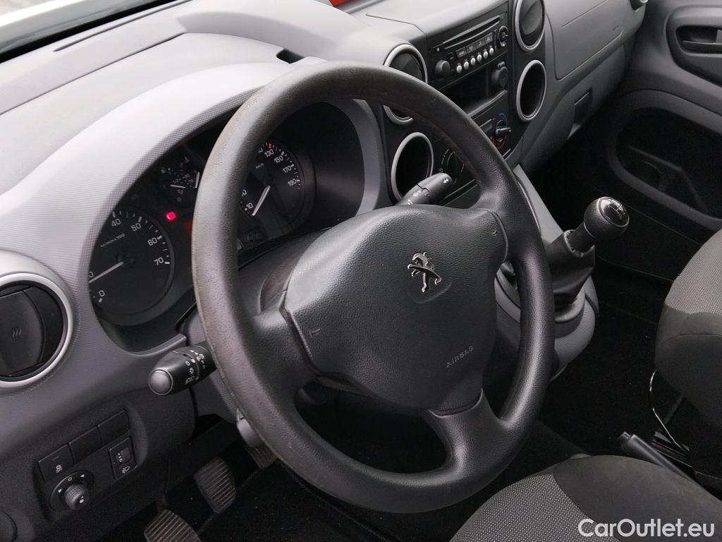  Peugeot  Partner PEUGEOT  / 2015 / 3P / furgón derivado de turismo Furgón Confort L1 BlueHDi 73KW (100CV) #47