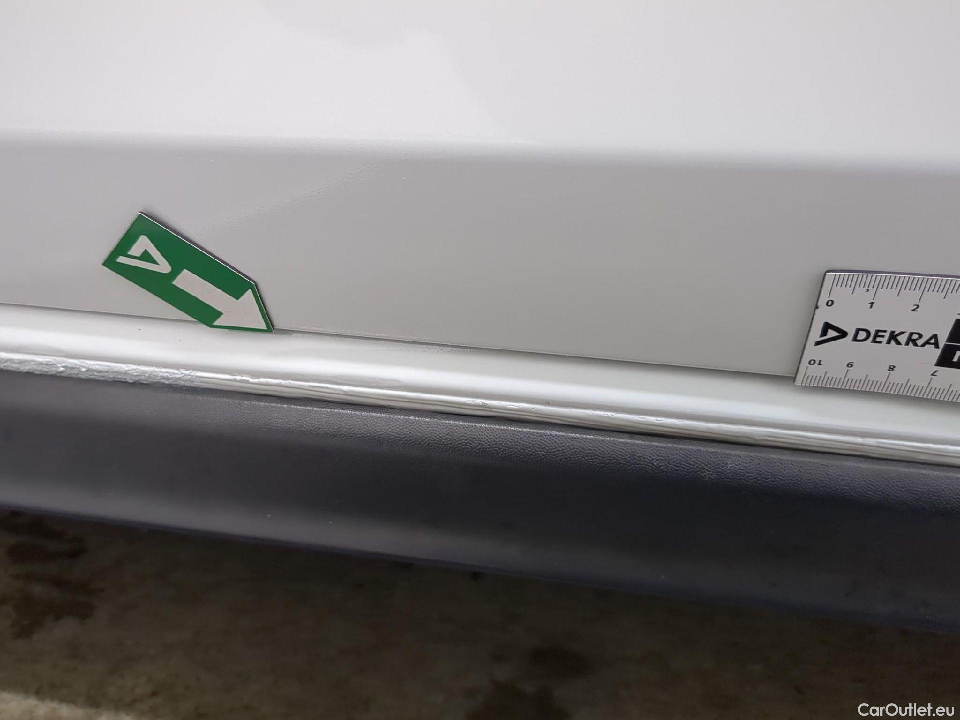  Volkswagen  Golf  VIII Berline GTD 2.0 TDI 200CV BVA7 E6d #42