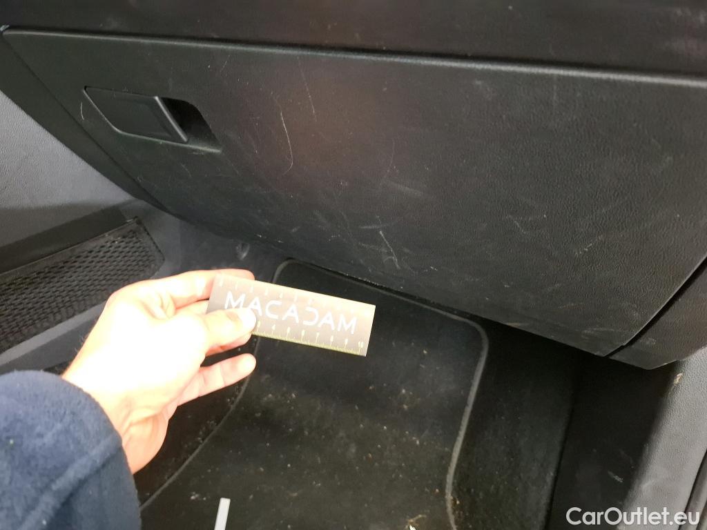  Volkswagen  Golf  VOLKSWAGEN / 2020 / 5P / Berline 2.0 TDI SCR 115 BVM6 Life 1st #33