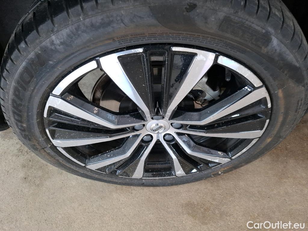  Volvo  XC60 VOLVO  / 2021 / 5P / SUV Recharge T6 350 GT 8 Ultimate Style Dark #10