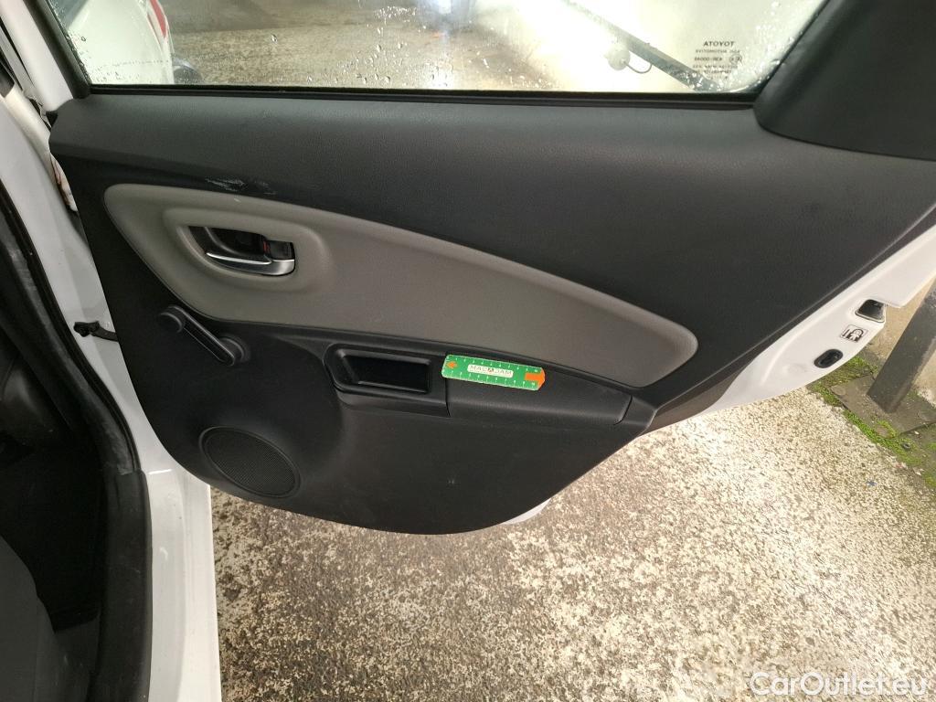  Toyota  Yaris TOYOTA  Hybride / 2017 / 5P / Berline 1.5 VVT-I HYBRID France Business #6