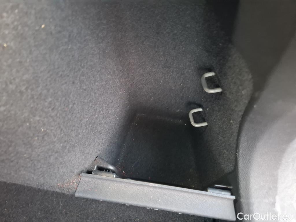  Volkswagen  Tiguan VOLKSWAGEN  / 2020 / 5P / SUV 2.0 TDI 150 DSG7 R-Line #7