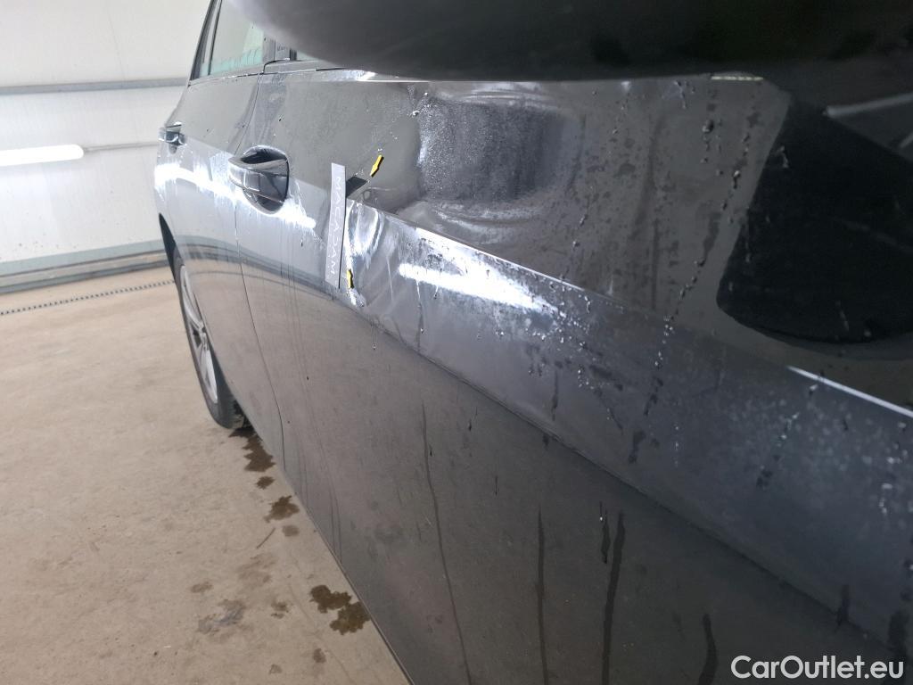  Volkswagen  Golf  VOLKSWAGEN / 2020 / 5P / Berline 2.0 TDI SCR 115 BVM6 Life 1st #4