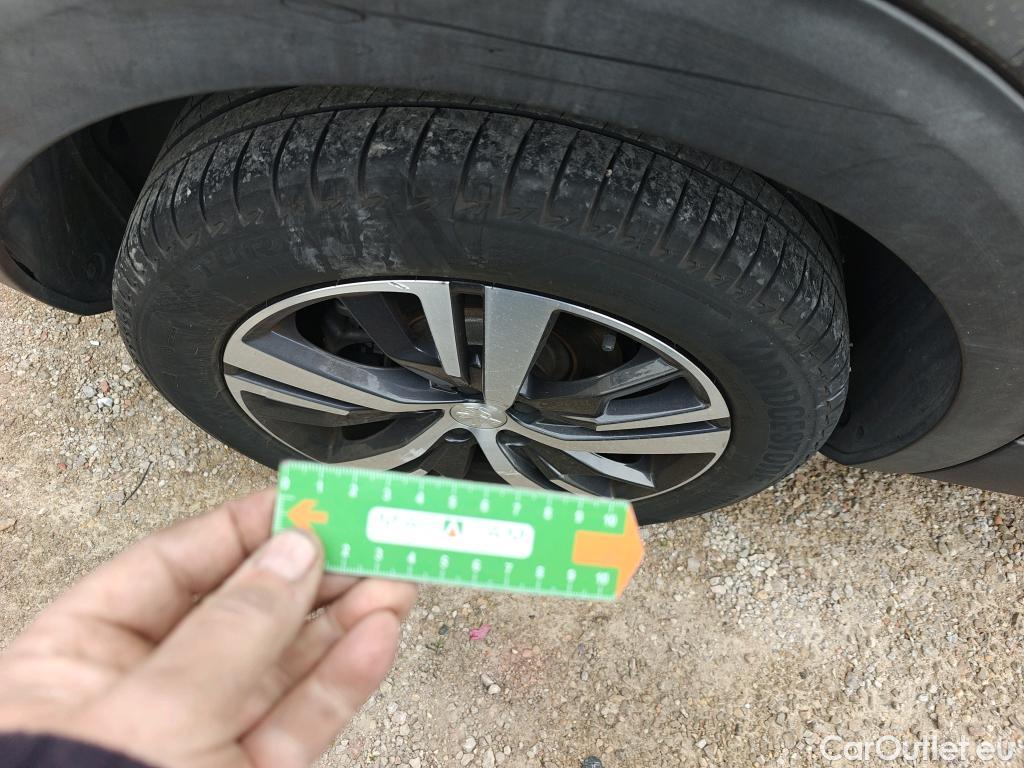  Peugeot  3008 PEUGEOT  / 2020 / 5P / todoterreno 1.5 BlueHDi 96kW (130CV) S&S Allure EAT8 #15