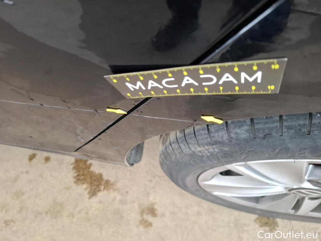  Volkswagen  Golf  VOLKSWAGEN / 2020 / 5P / Berline 2.0 TDI SCR 115 BVM6 Life 1st #52