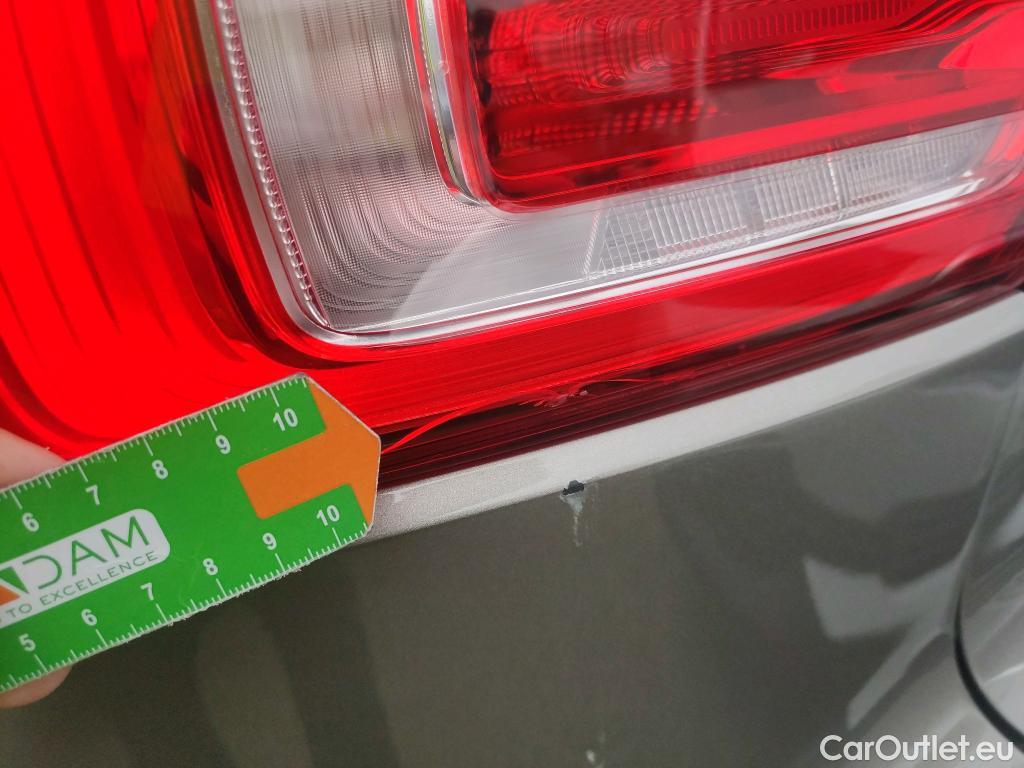  Volvo  XC 40 VOLVO XC40 / 2017 / 5P / todoterreno 2.0 B4 G AWD R-Design Auto #2