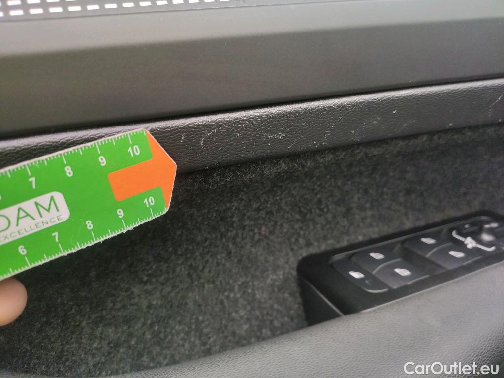  Volvo  XC 40 VOLVO XC40 / 2017 / 5P / todoterreno 2.0 B4 G AWD R-Design Auto #35