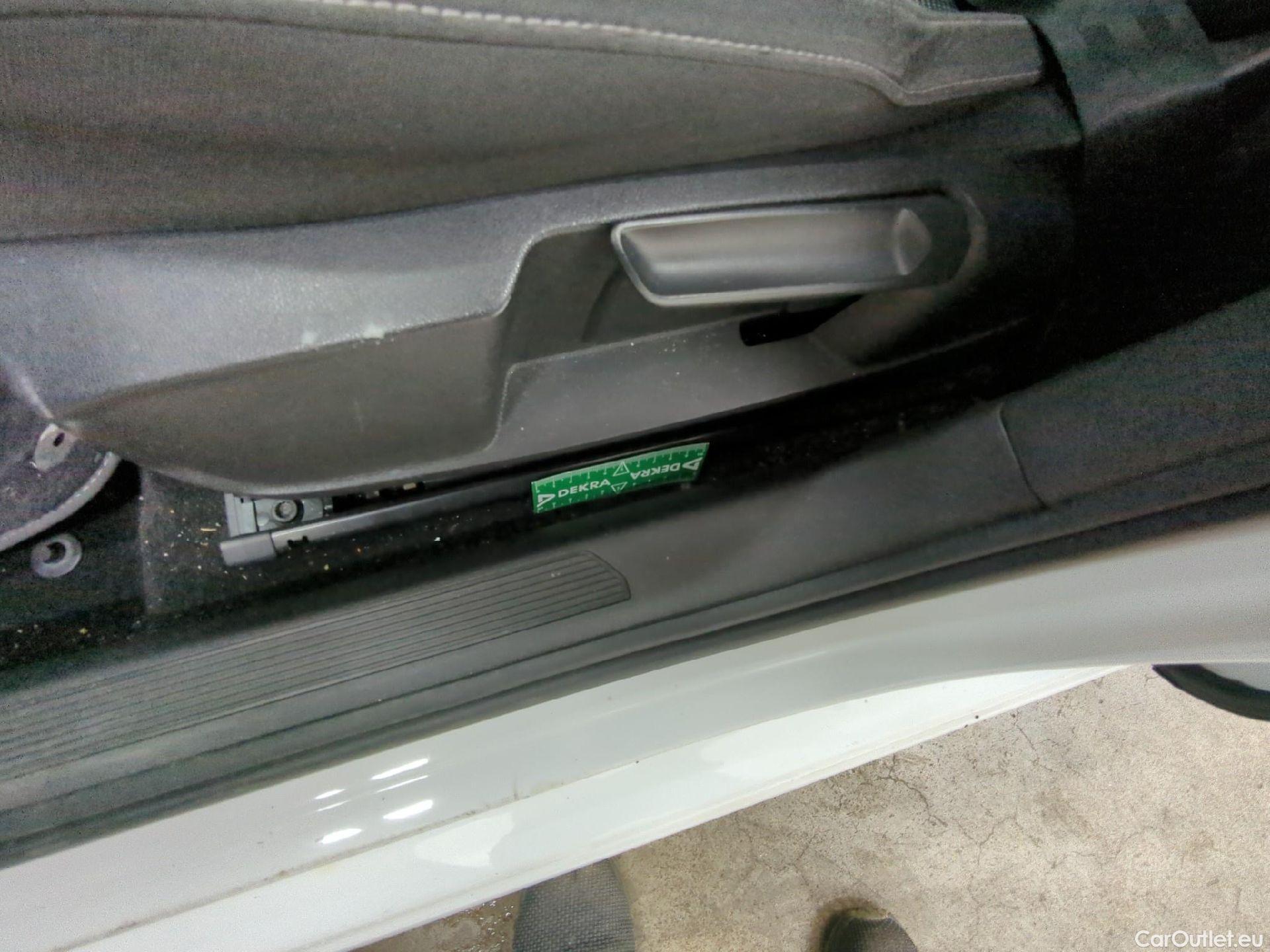  Volkswagen  Golf  VIII Berline GTD 2.0 TDI 200CV BVA7 E6d #65