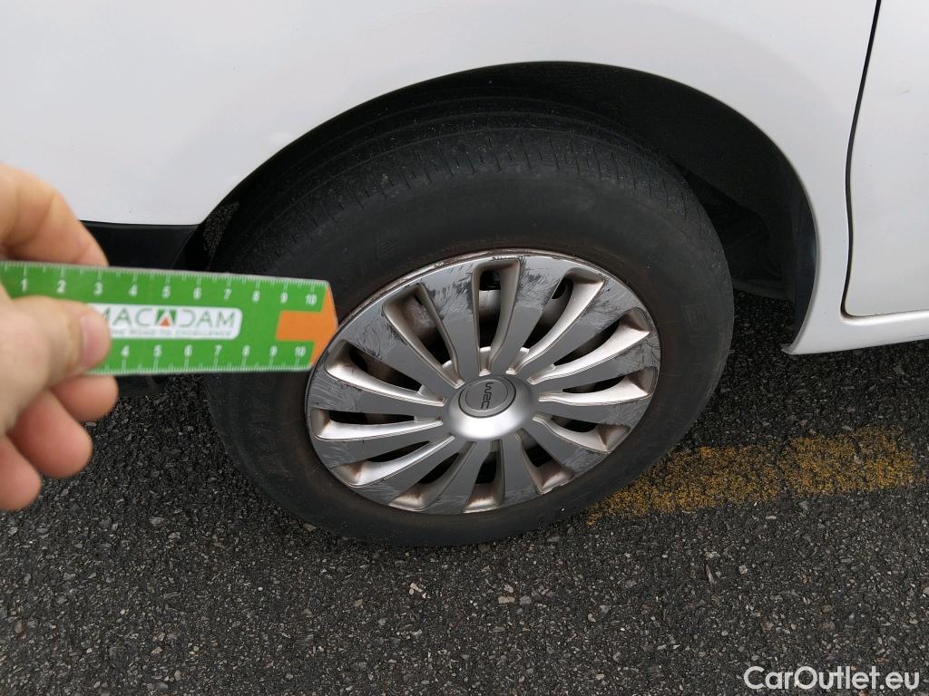  Peugeot  Partner PEUGEOT  / 2015 / 3P / furgón derivado de turismo Furgón Confort L1 BlueHDi 73KW (100CV) #60