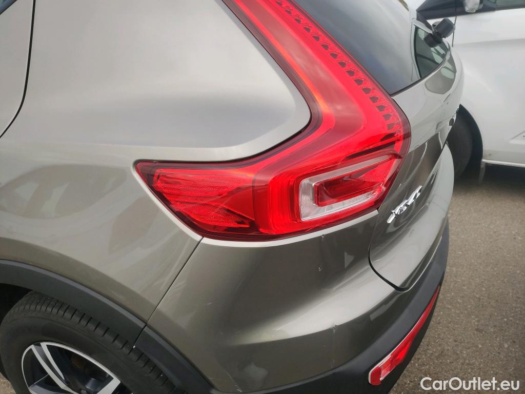  Volvo  XC 40 VOLVO XC40 / 2017 / 5P / todoterreno 2.0 B4 G AWD R-Design Auto #1