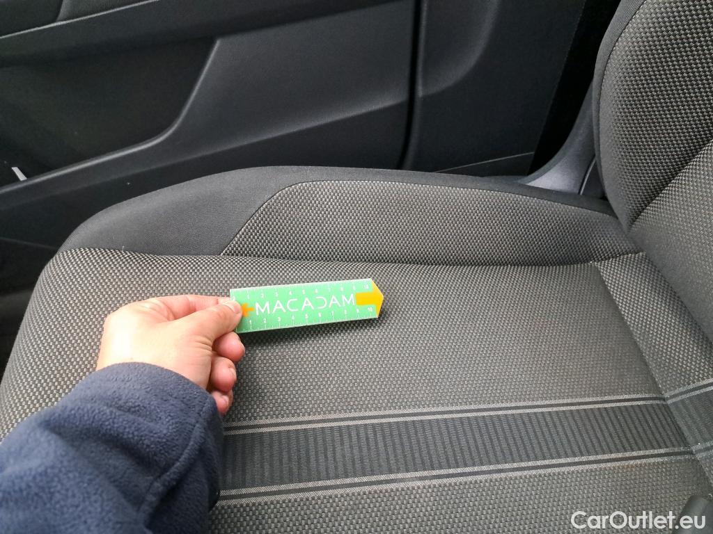  Volkswagen  T-ROC VOLKSWAGEN  / 2017 / 5P / SUV 1.0 TSI 110 LOUNGE #8