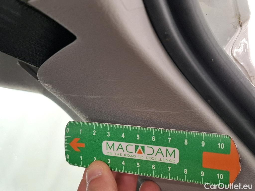  Toyota  Yaris TOYOTA  Hybride / 2017 / 5P / Berline 1.5 VVT-I HYBRID France Business #9