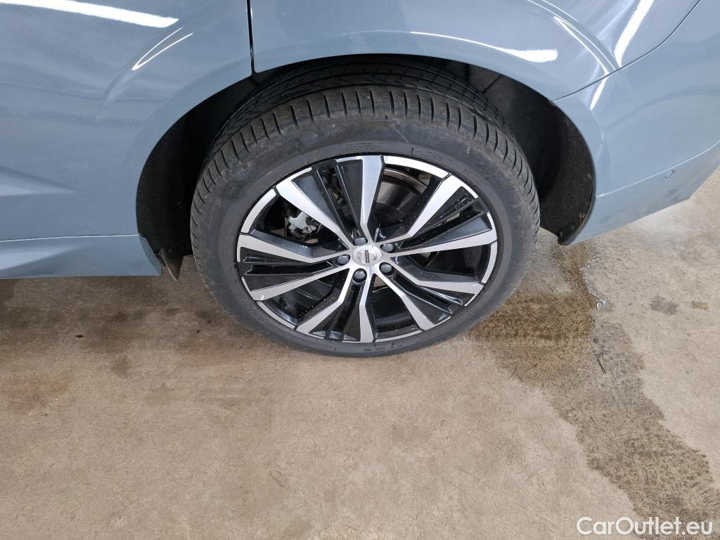  Volvo  XC60 VOLVO  / 2021 / 5P / SUV Recharge T6 350 GT 8 Ultimate Style Dark #25