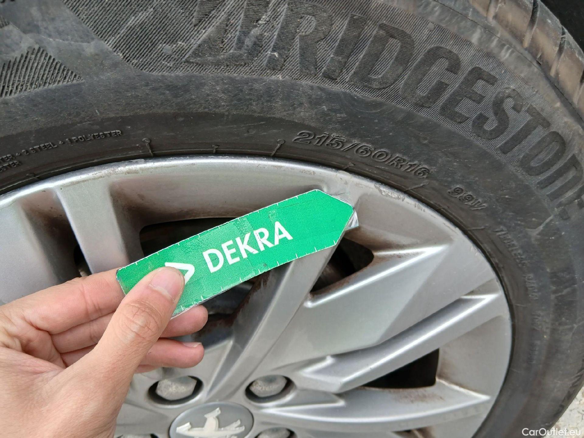  Peugeot  508 PEUGEOT  / 2018 / 5P / berlina con portón 5P Active Pack BlueHDi 130 S&S EAT8 #24