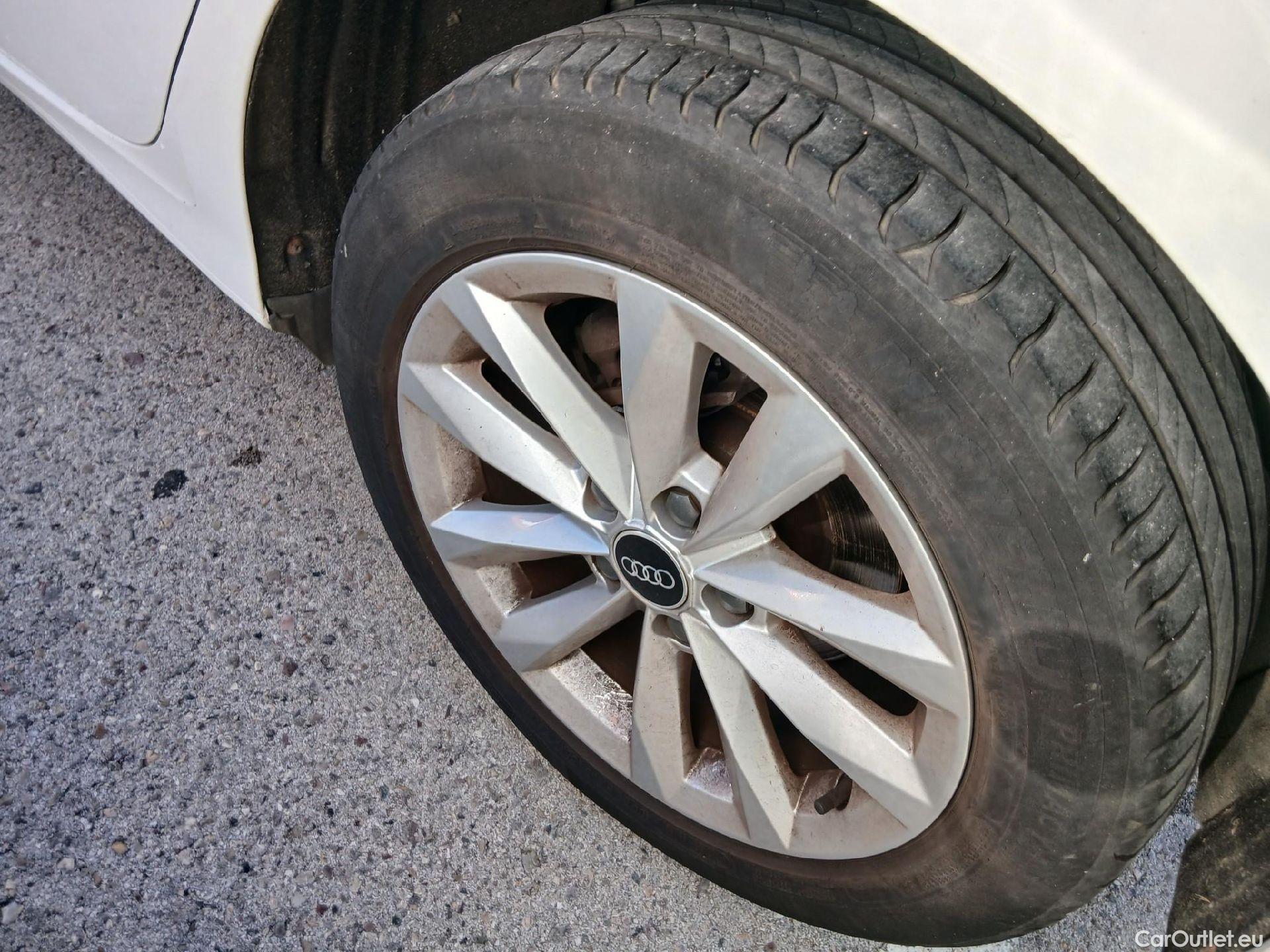  Audi  A3 AUDI  / 2020 / 5P / berlina con portón Sportback 30 TFSI 81kW (110CV) S tronic #6