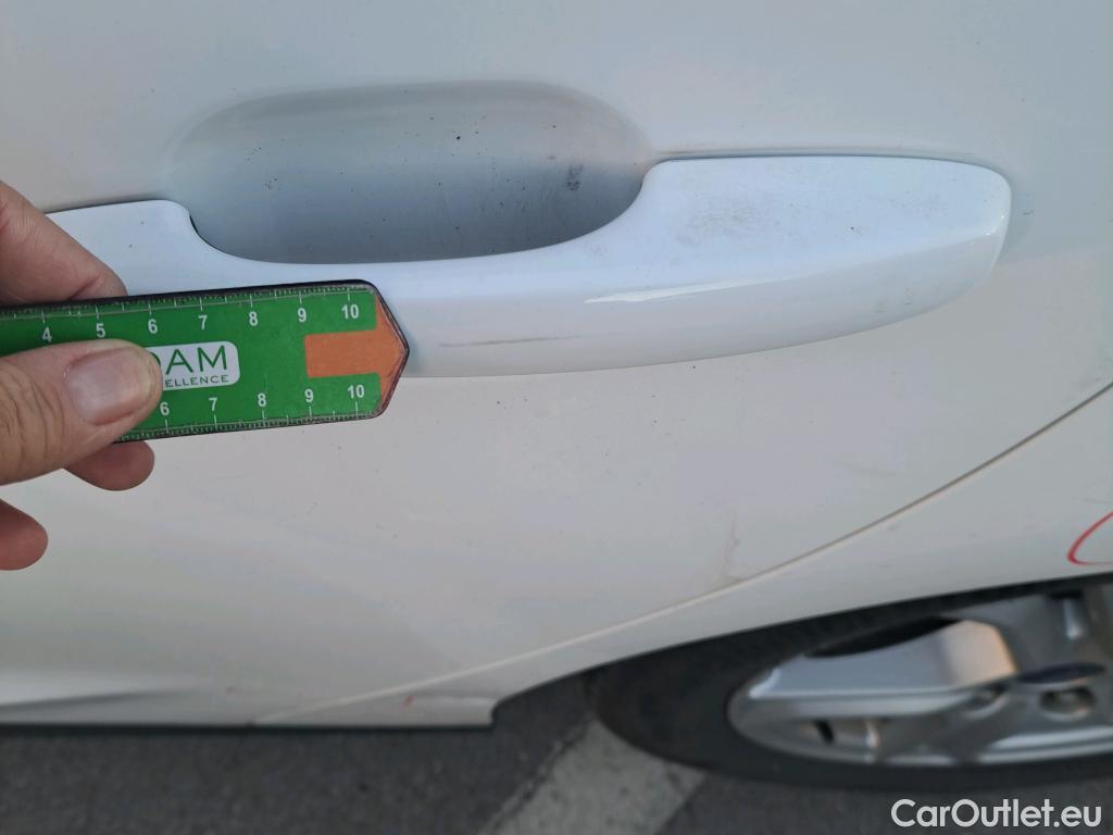  Ford  Focus FORD  / 2018 / 5P / berlina con portón 1.5 Ecoblue 88kW Trend+ #37