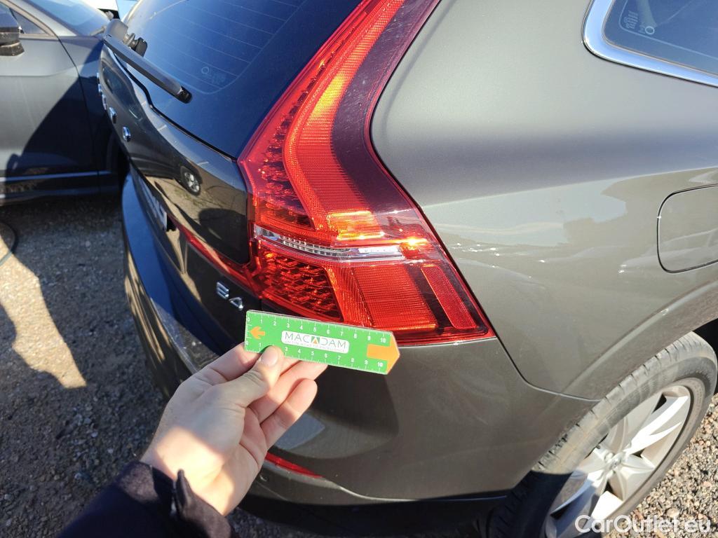  Volvo  XC60 VOLVO  / 2017 / 5P / todoterreno 2.0 B4 D Momentum Pro Auto #1