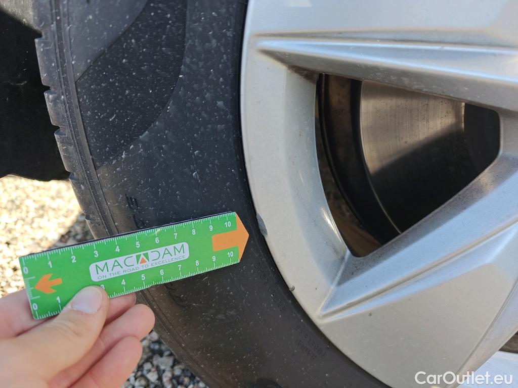  Volvo  XC60 VOLVO  / 2017 / 5P / todoterreno 2.0 B4 D Momentum Pro Auto #38