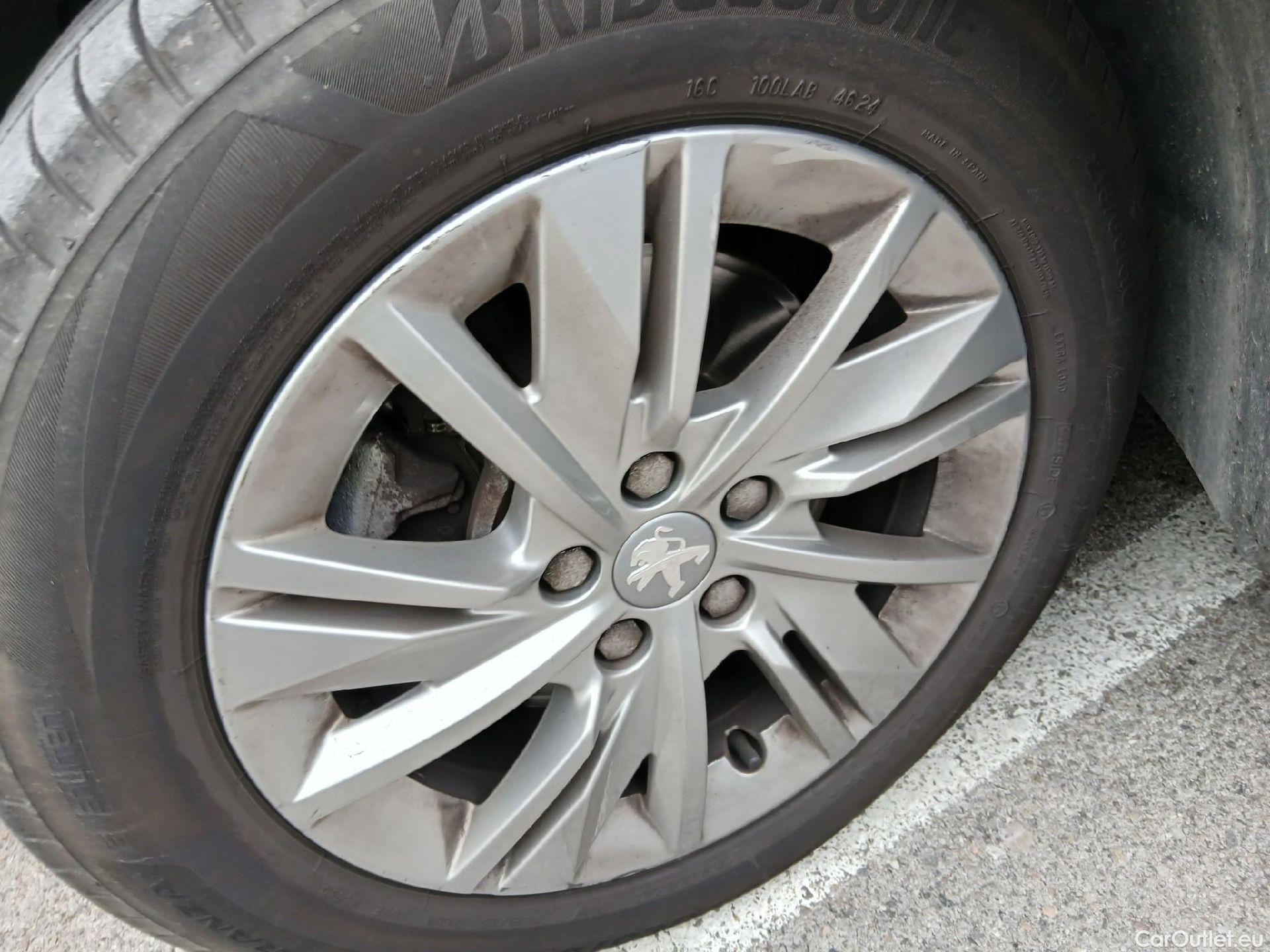  Peugeot  508 PEUGEOT  / 2018 / 5P / berlina con portón 5P Active Pack BlueHDi 130 S&S EAT8 #6