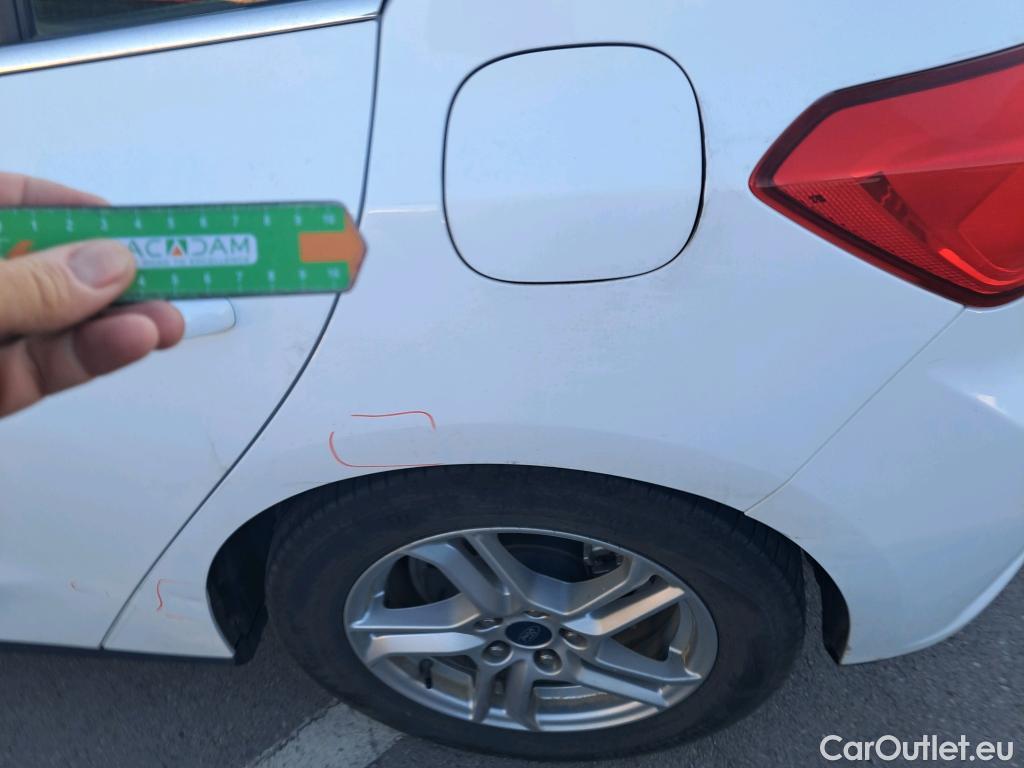  Ford  Focus FORD  / 2018 / 5P / berlina con portón 1.5 Ecoblue 88kW Trend+ #5