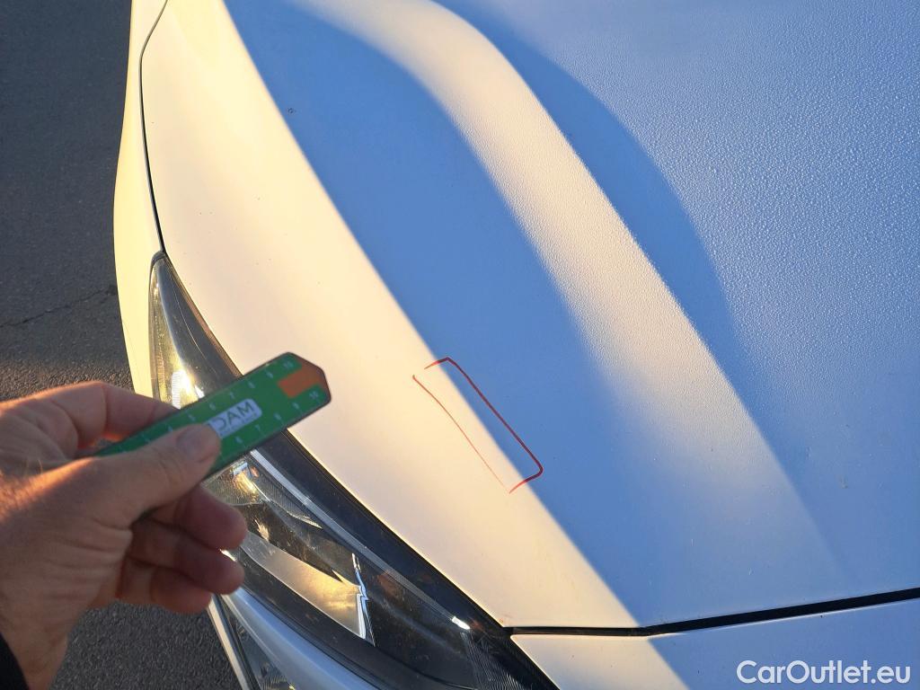  Ford  Focus FORD  / 2018 / 5P / berlina con portón 1.5 Ecoblue 88kW Trend+ #3