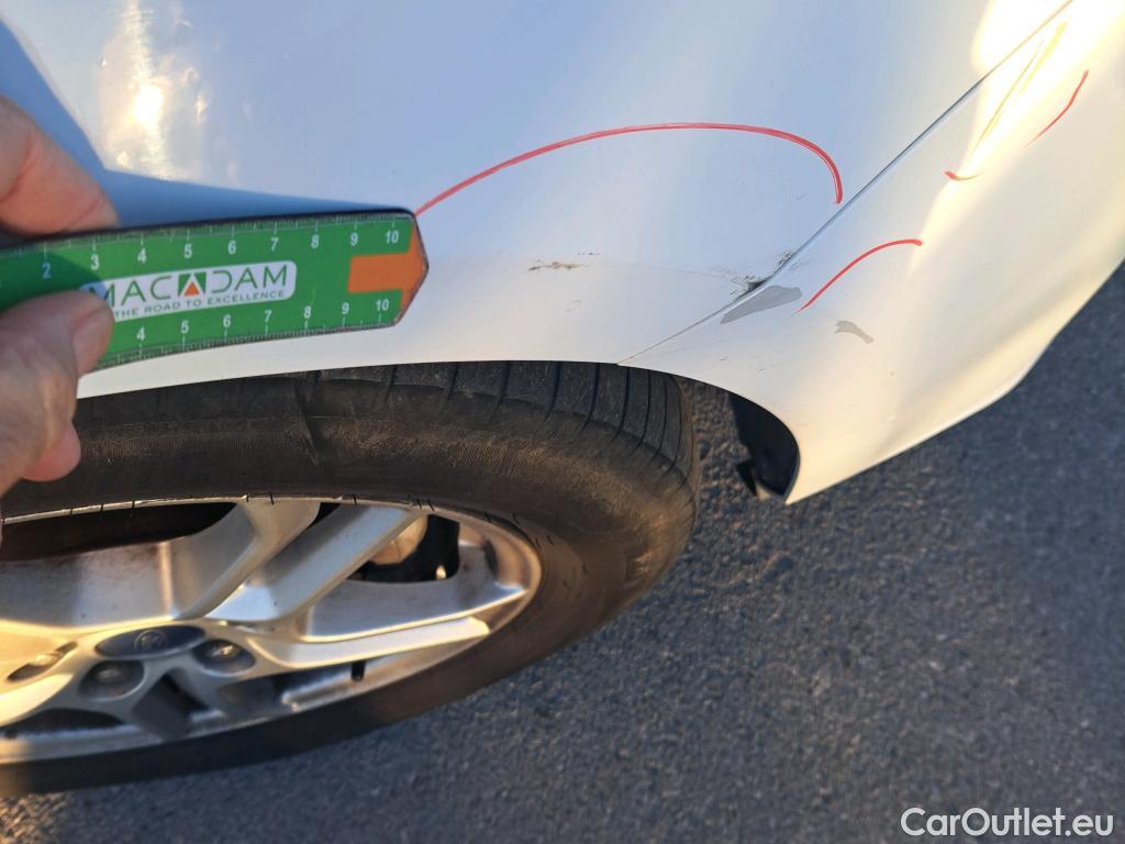  Ford  Focus FORD  / 2018 / 5P / berlina con portón 1.5 Ecoblue 88kW Trend+ #15