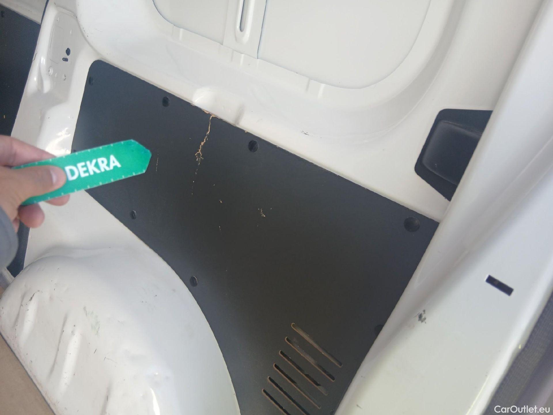  Opel  Vivaro OPEL  / 2019 / 4P / furgón 1.5 Diésel 74kW(100CV)M Std Exp #4