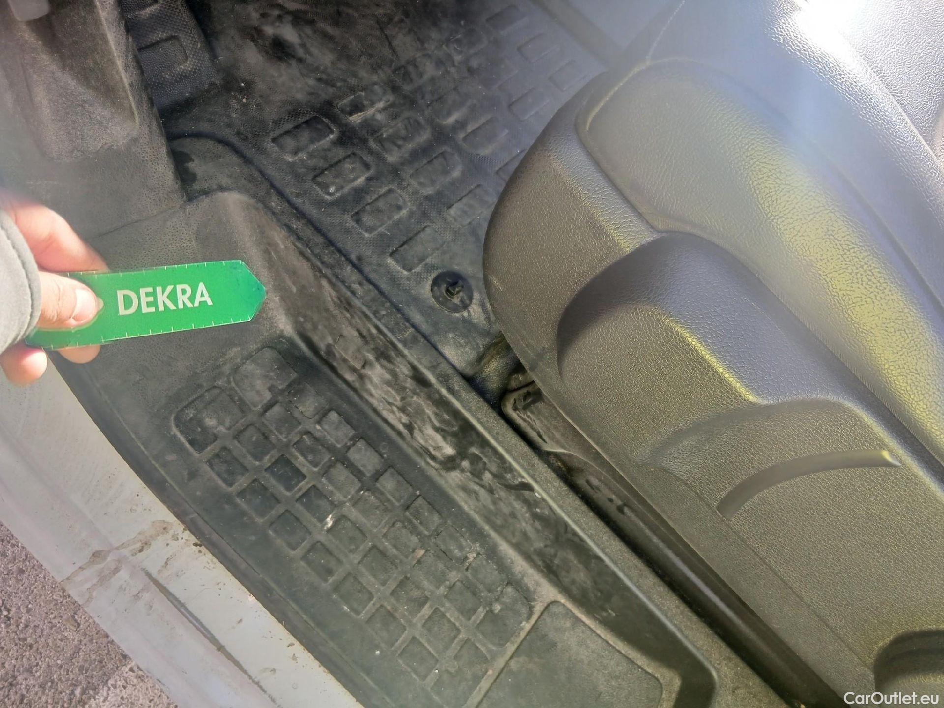  Opel  Vivaro OPEL  / 2019 / 4P / furgón 1.5 Diésel 74kW(100CV)M Std Exp #16