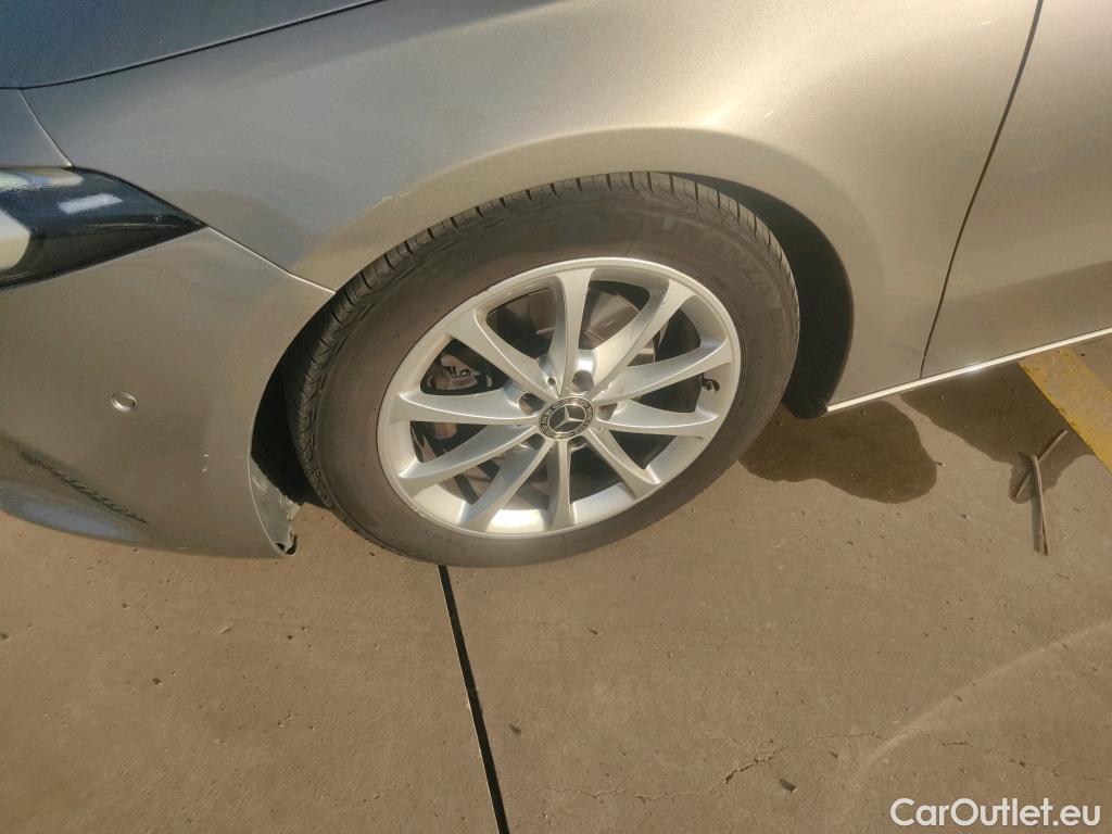  Mercedes  A-Klasse MERCEDES-BENZ Clase A / 2018 / 5P / berlina con portón A 180 d #30