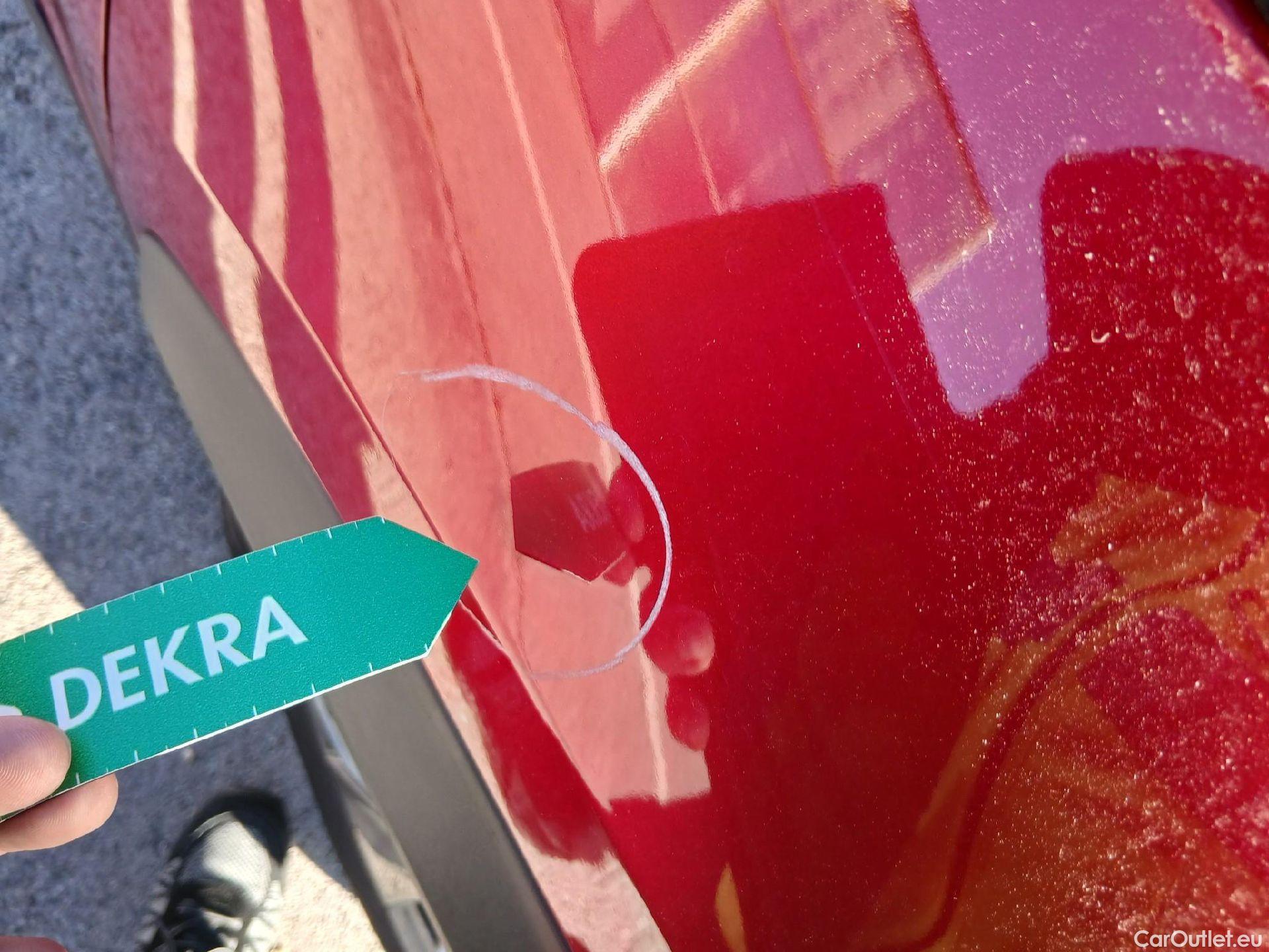  Peugeot  2008 PEUGEOT  / 2019 / 5P / todoterreno Active Pack BlueHDI 81kW (110CV) #27