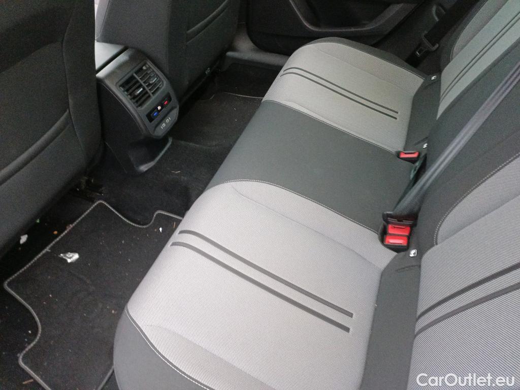  Land Rover  Discovery SEAT Nuevo León / 2020 / 5P / berlina con portón 2.0 TDI 85kW S&S Style Go(SP) #4