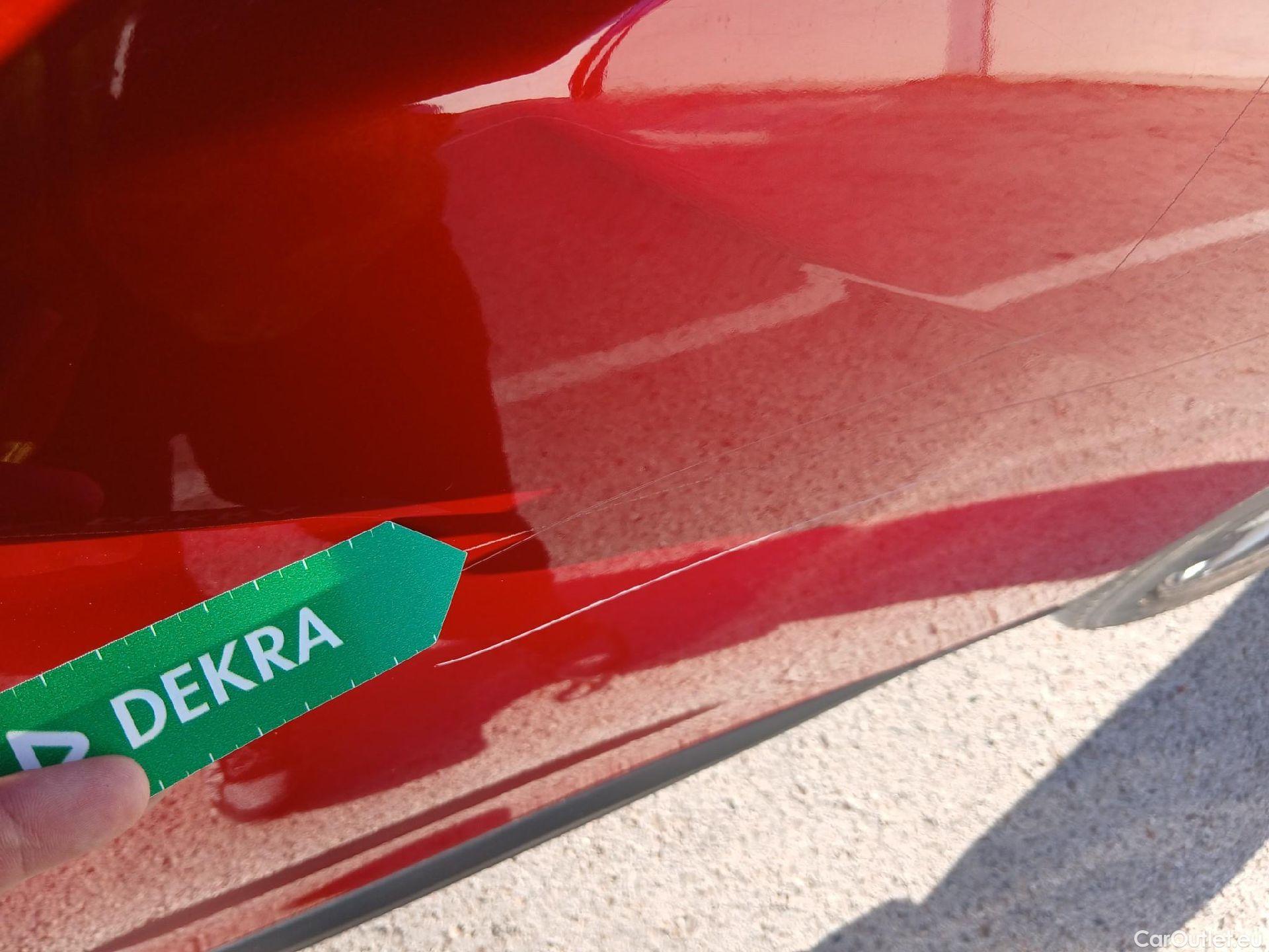  Peugeot  2008 PEUGEOT  / 2019 / 5P / todoterreno Active Pack BlueHDI 81kW (110CV) #21