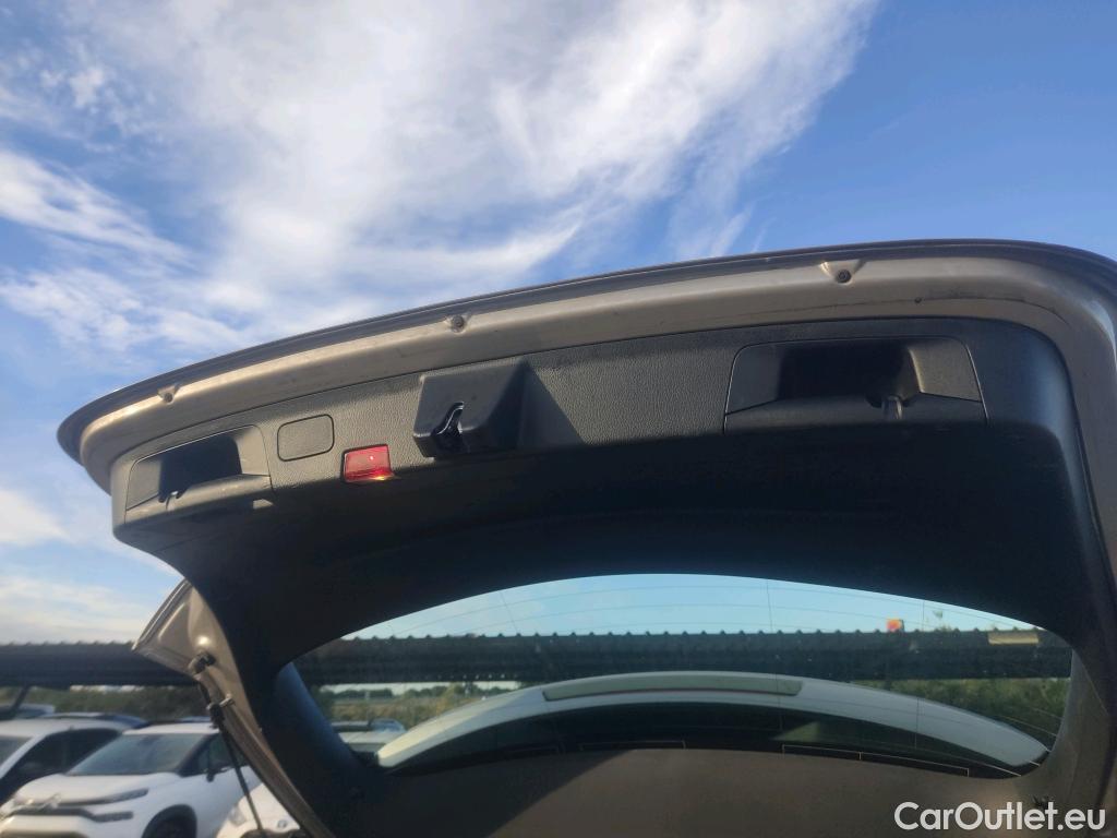  Mercedes  A-Klasse MERCEDES-BENZ Clase A / 2018 / 5P / berlina con portón A 180 d #16