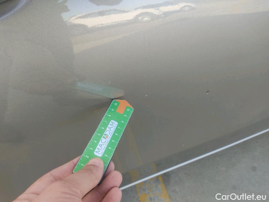  Mercedes  A-Klasse MERCEDES-BENZ Clase A / 2018 / 5P / berlina con portón A 180 d #35