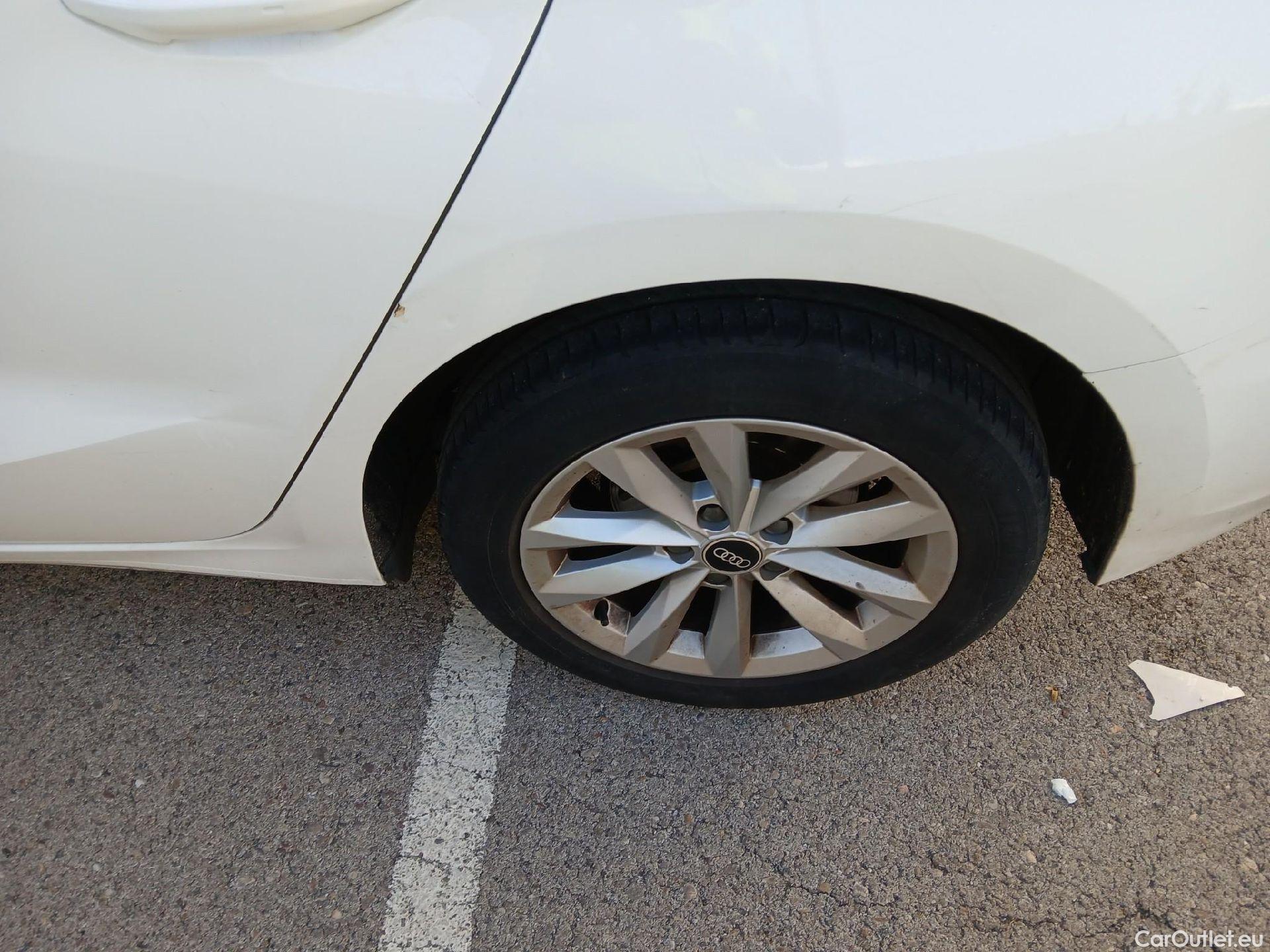  Audi  A3 AUDI  / 2020 / 5P / berlina con portón Sportback 30 TFSI 81kW (110CV) S tronic #5