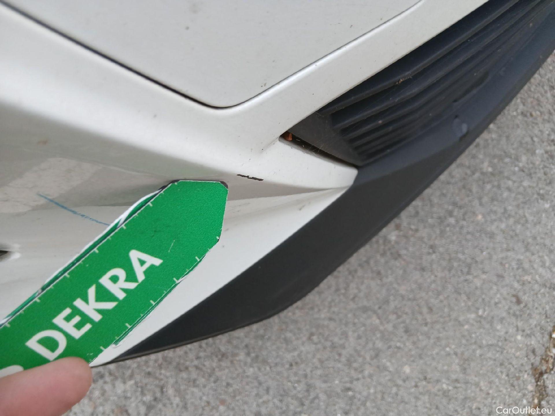  Peugeot  2008 PEUGEOT  / 2019 / 5P / todoterreno Active BlueHDI 81kW (110CV) #4