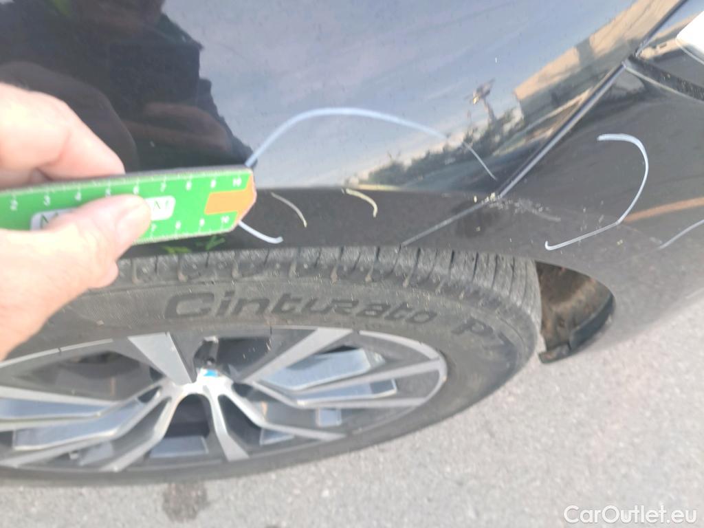  Bmw  Serie 3 BMW  / 2018 / 4P / sedán 318d Auto. #16