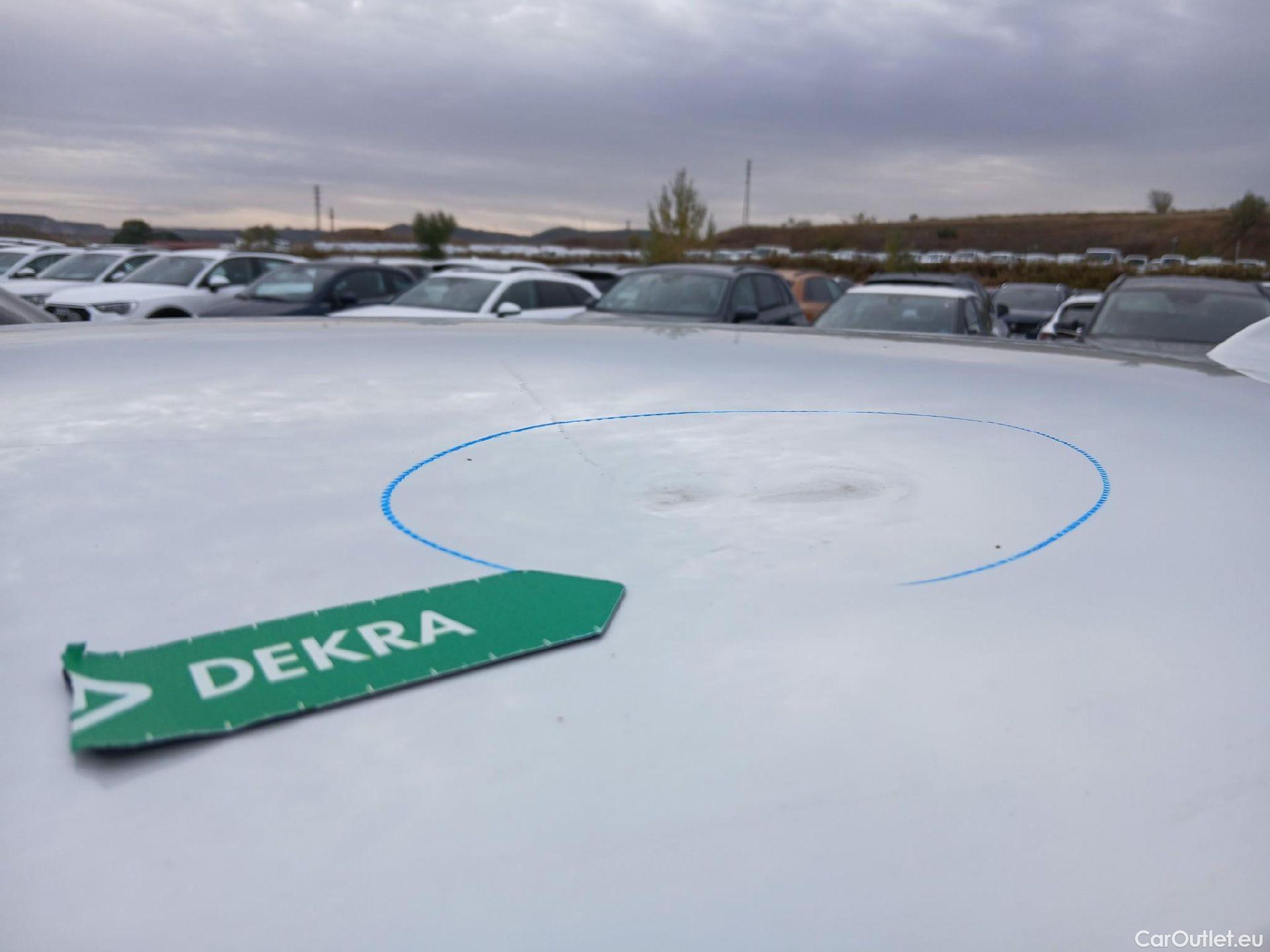  Bmw  Serie 1 BMW  / 2019 / 5P / berlina con portón 118i #10