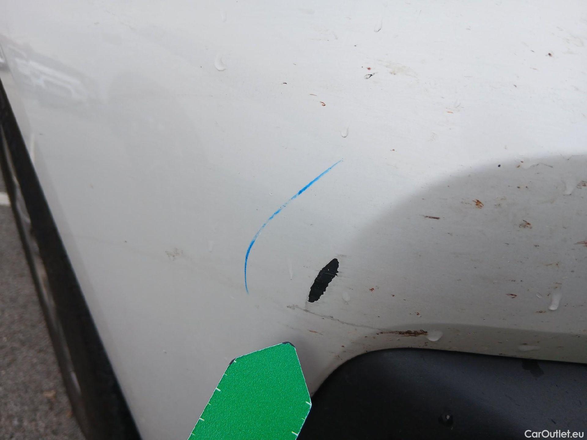  Bmw  Serie 1 BMW  / 2019 / 5P / berlina con portón 118i #4