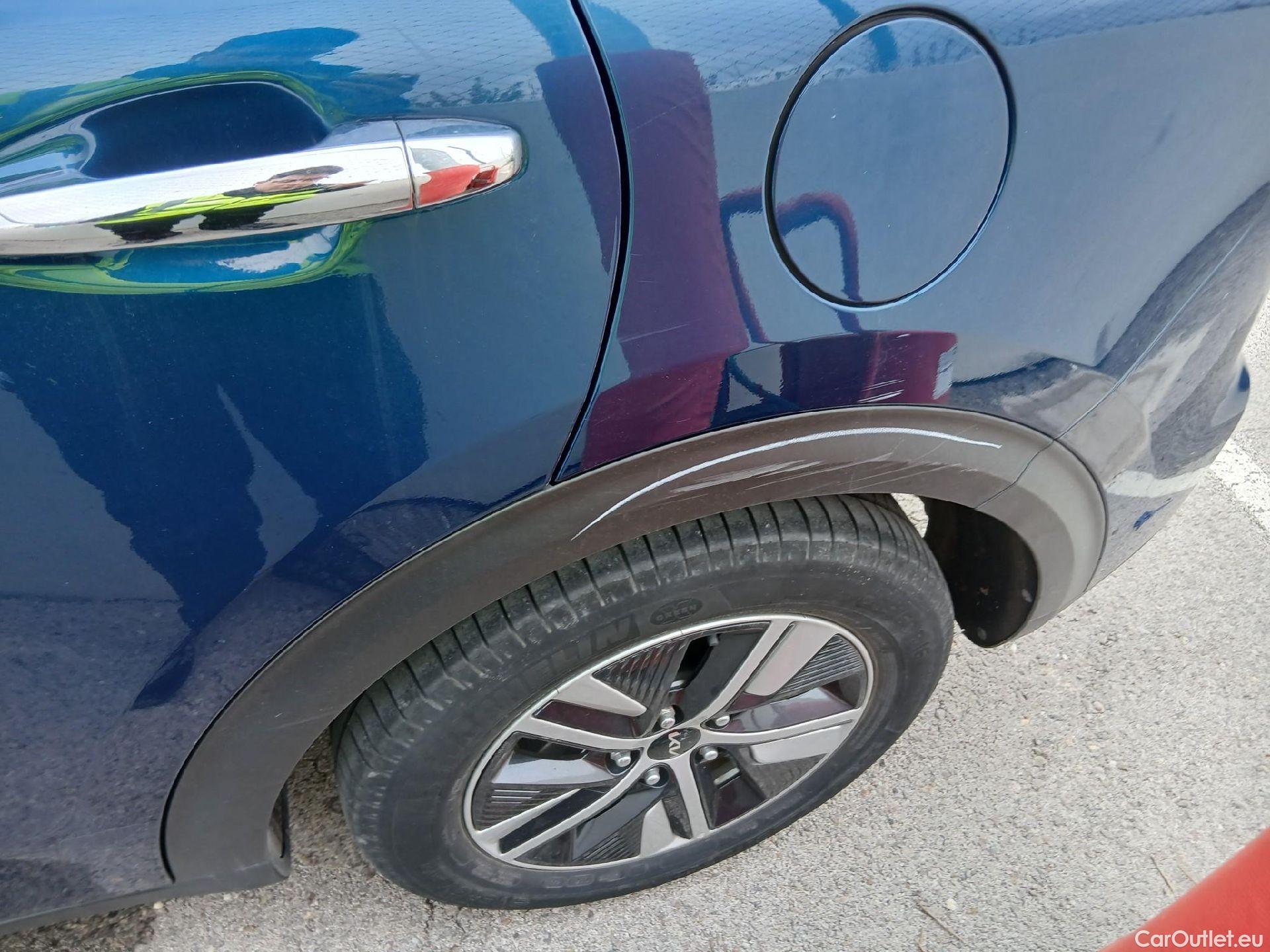  KIA  Niro KIA  / 2019 / 5P / crossover 1.6 GDi PHEV 104kW (141CV) Drive #19