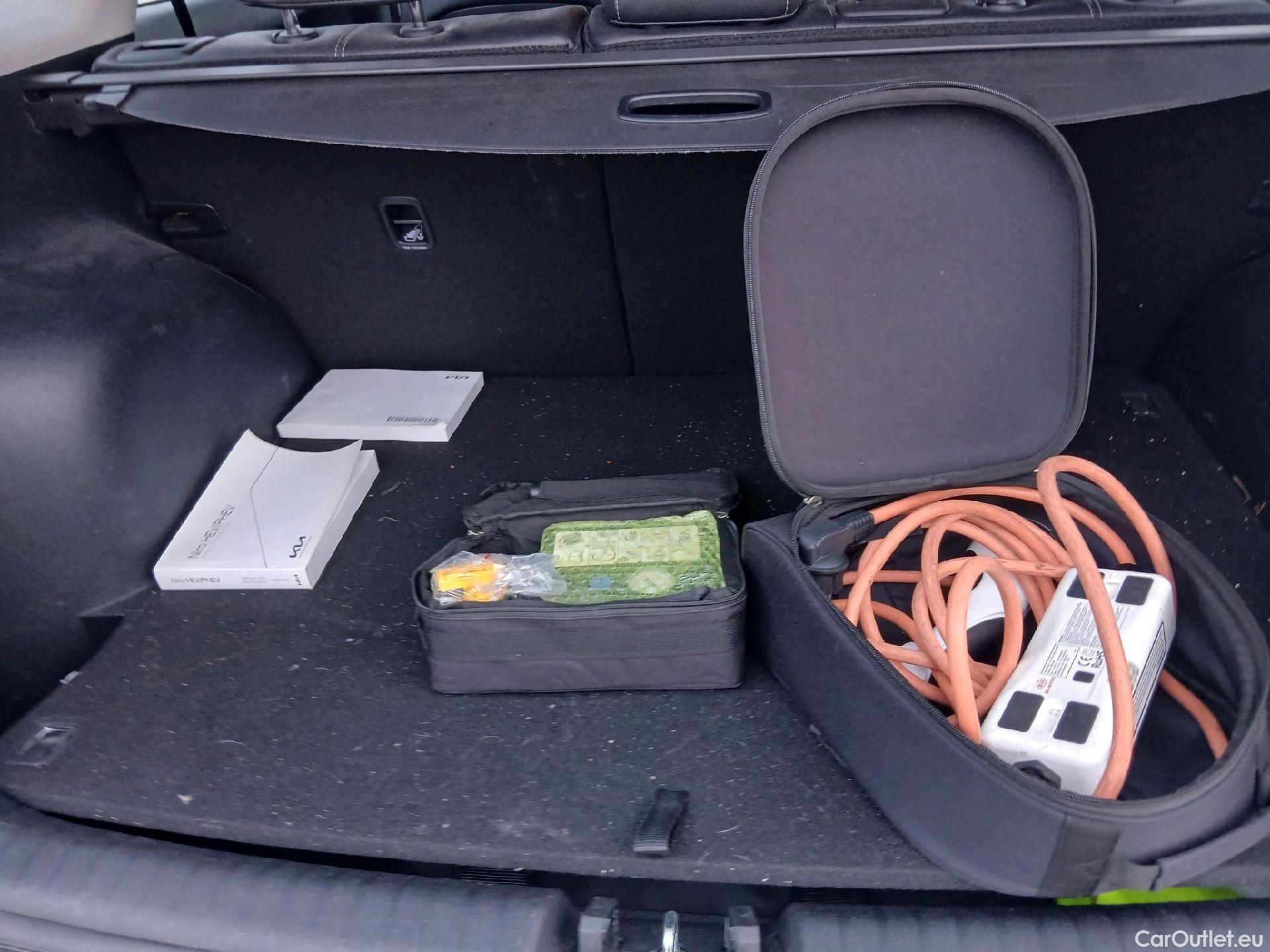  KIA  Niro KIA  / 2019 / 5P / crossover 1.6 GDi PHEV 104kW (141CV) Drive #4