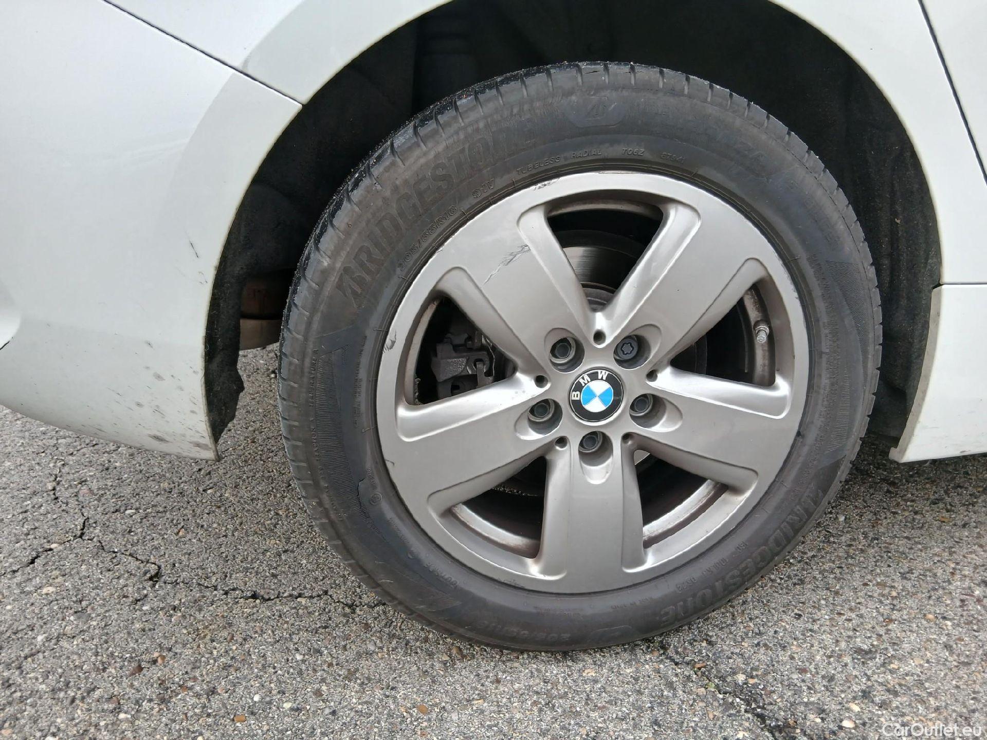  Bmw  Serie 1 BMW  / 2019 / 5P / berlina con portón 118i #23