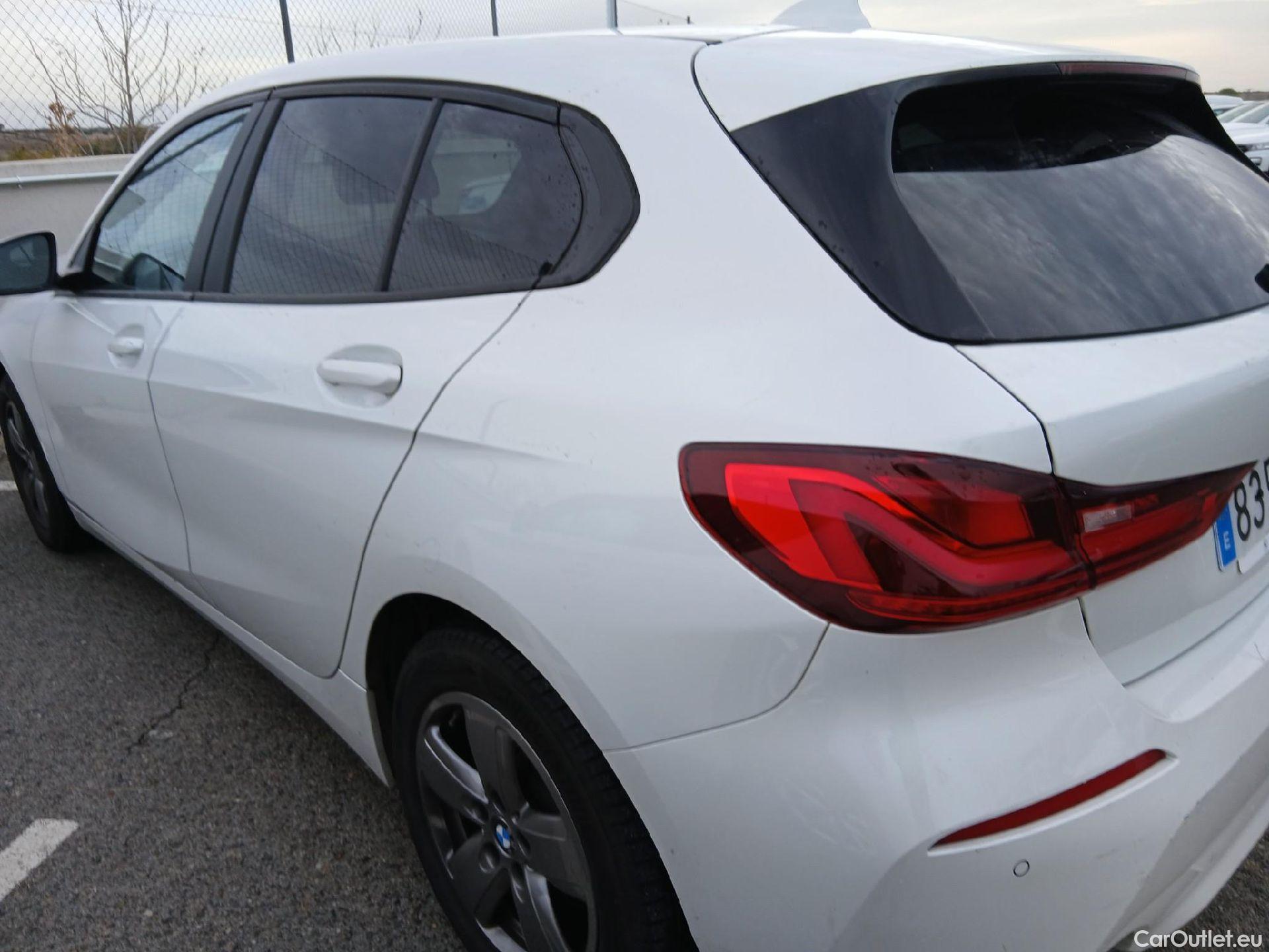  Bmw  Serie 1 BMW  / 2019 / 5P / berlina con portón 118i #9