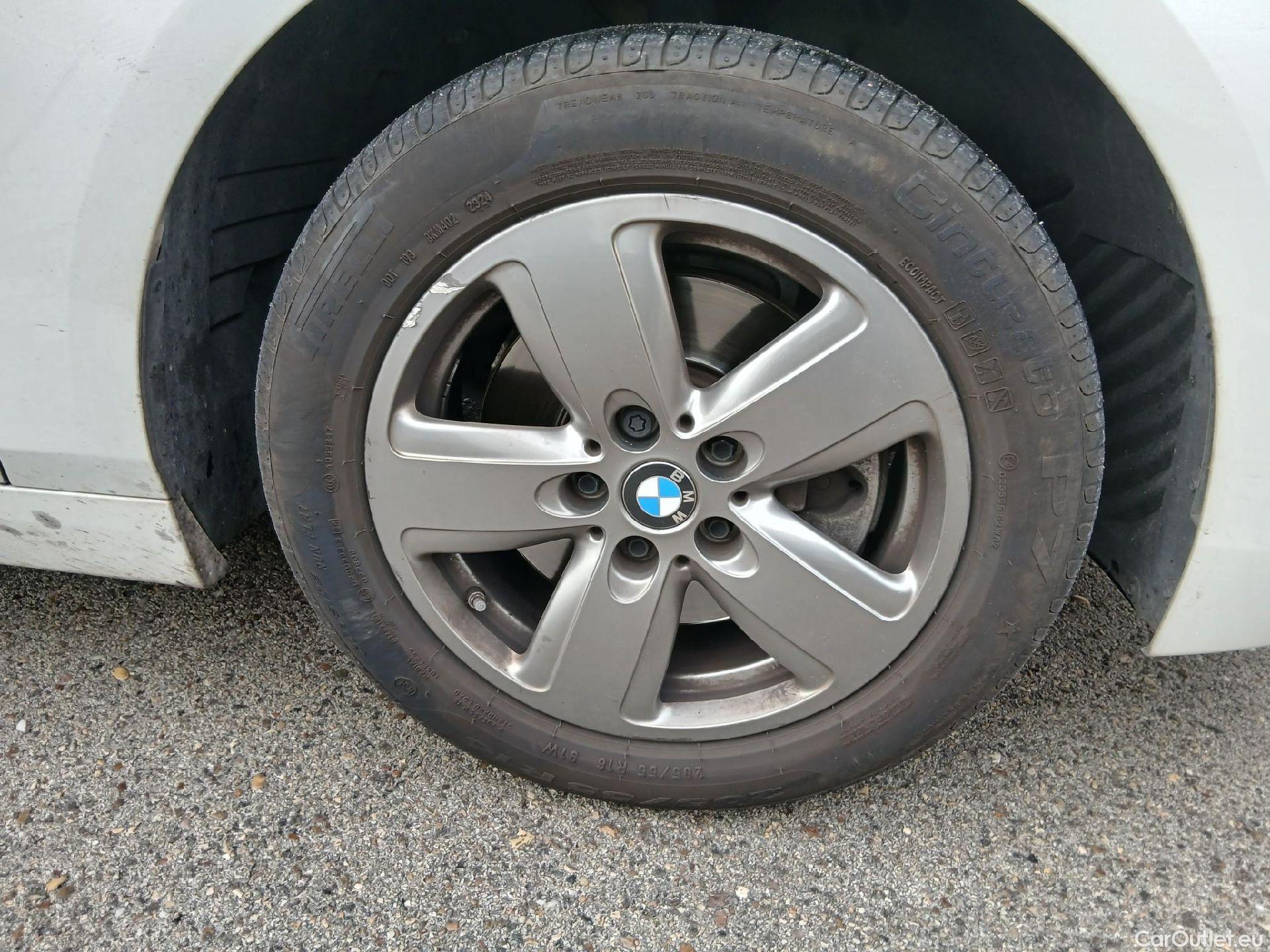  Bmw  Serie 1 BMW  / 2019 / 5P / berlina con portón 118i #34