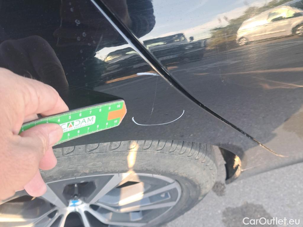  Bmw  Serie 3 BMW  / 2018 / 4P / sedán 318d Auto. #9