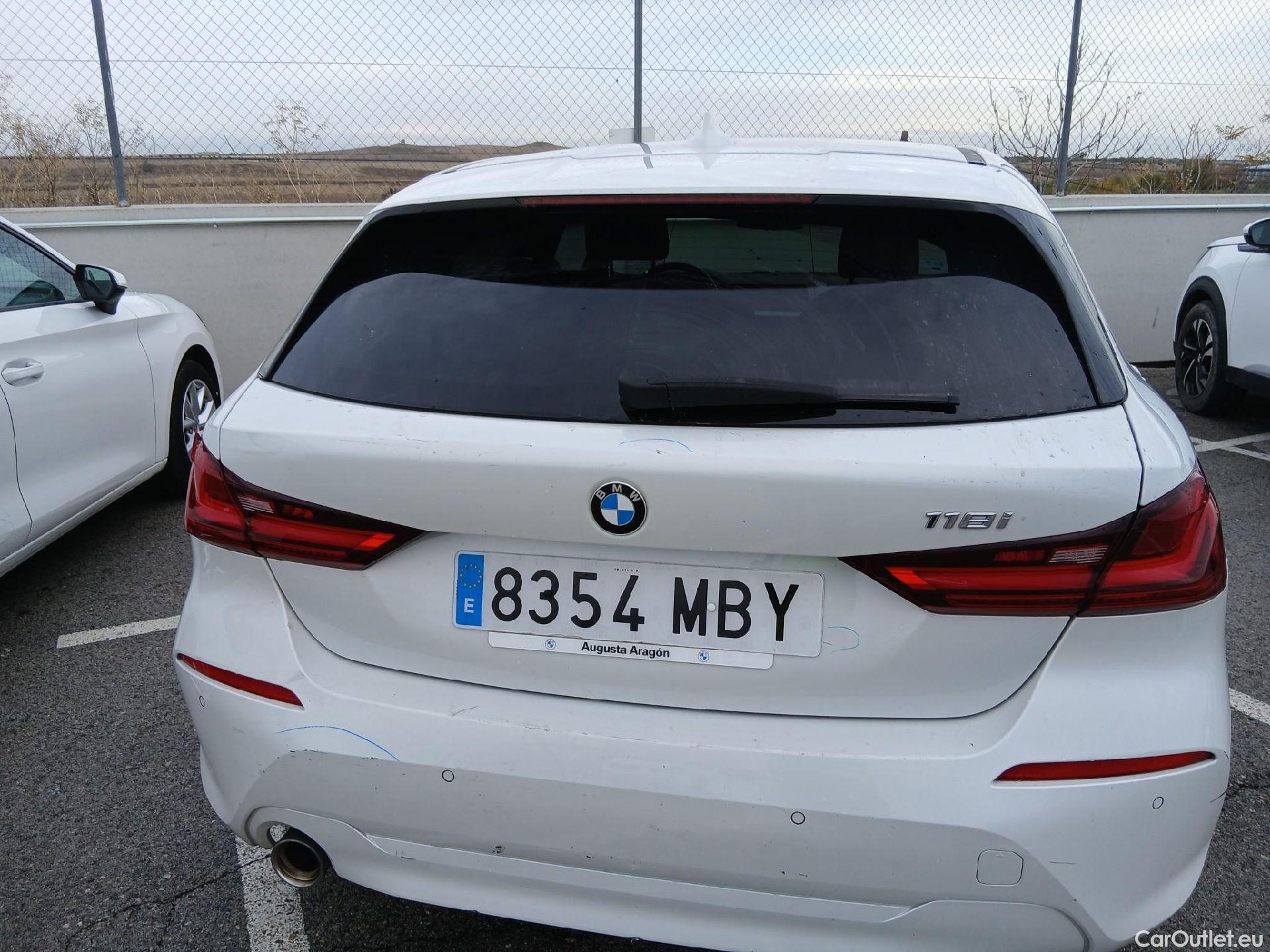  Bmw  Serie 1 BMW  / 2019 / 5P / berlina con portón 118i #16