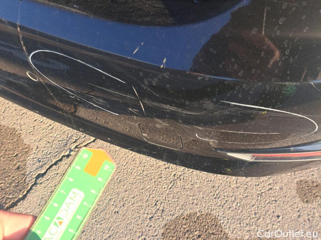  Bmw  Serie 3 BMW  / 2018 / 4P / sedán 318d Auto. #19