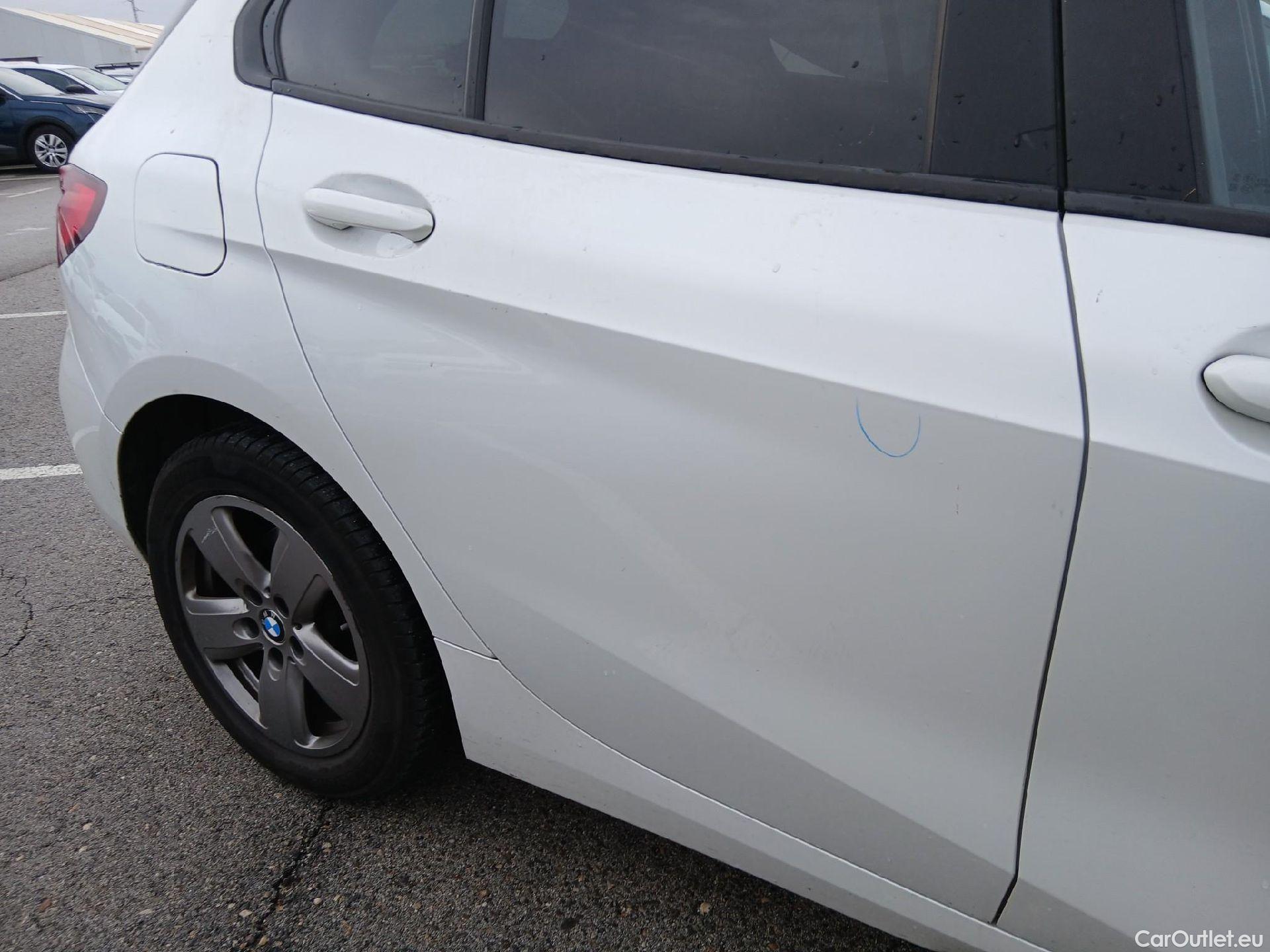  Bmw  Serie 1 BMW  / 2019 / 5P / berlina con portón 118i #30