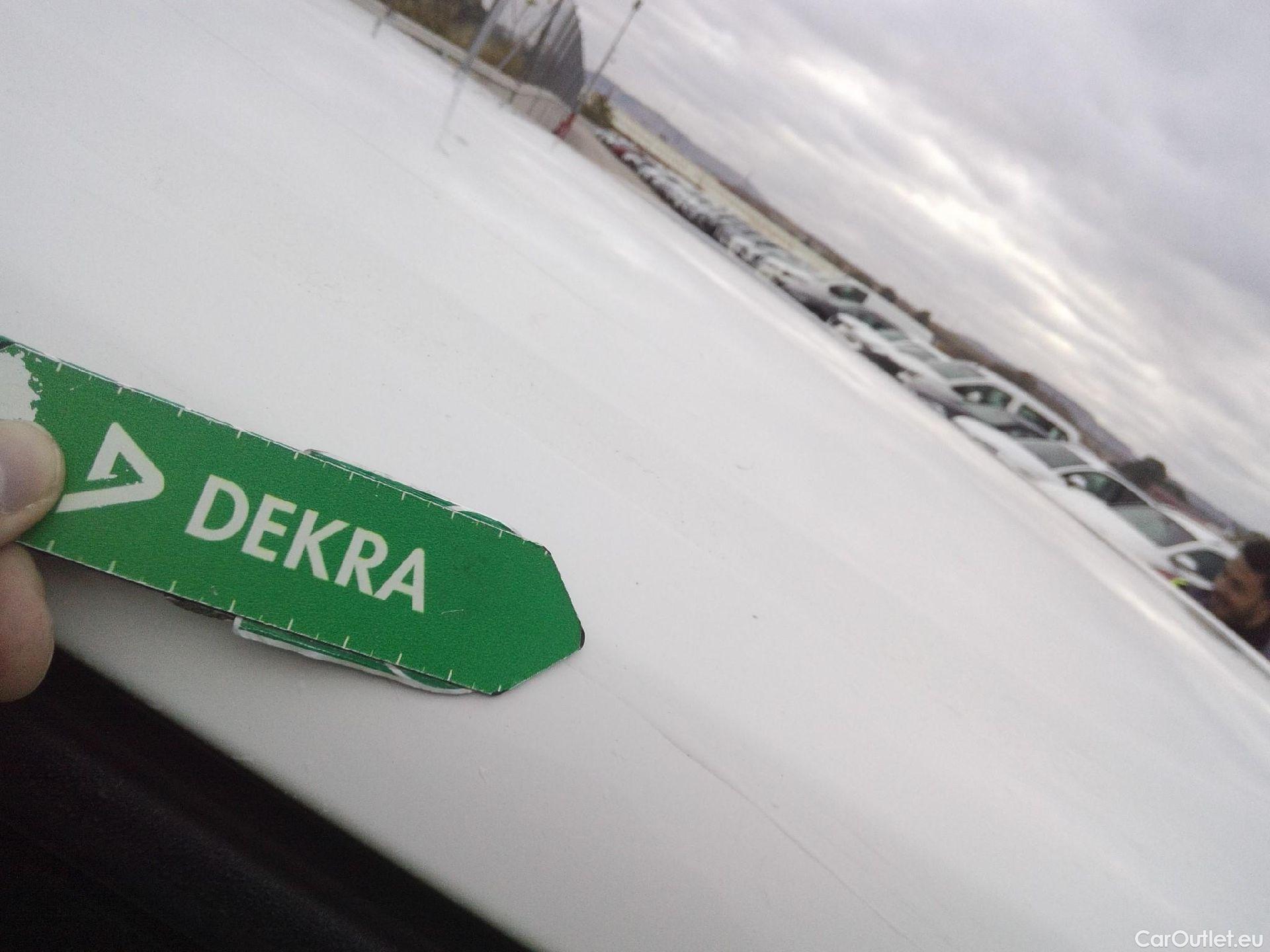  Peugeot  2008 PEUGEOT  / 2019 / 5P / todoterreno Active BlueHDI 81kW (110CV) #17