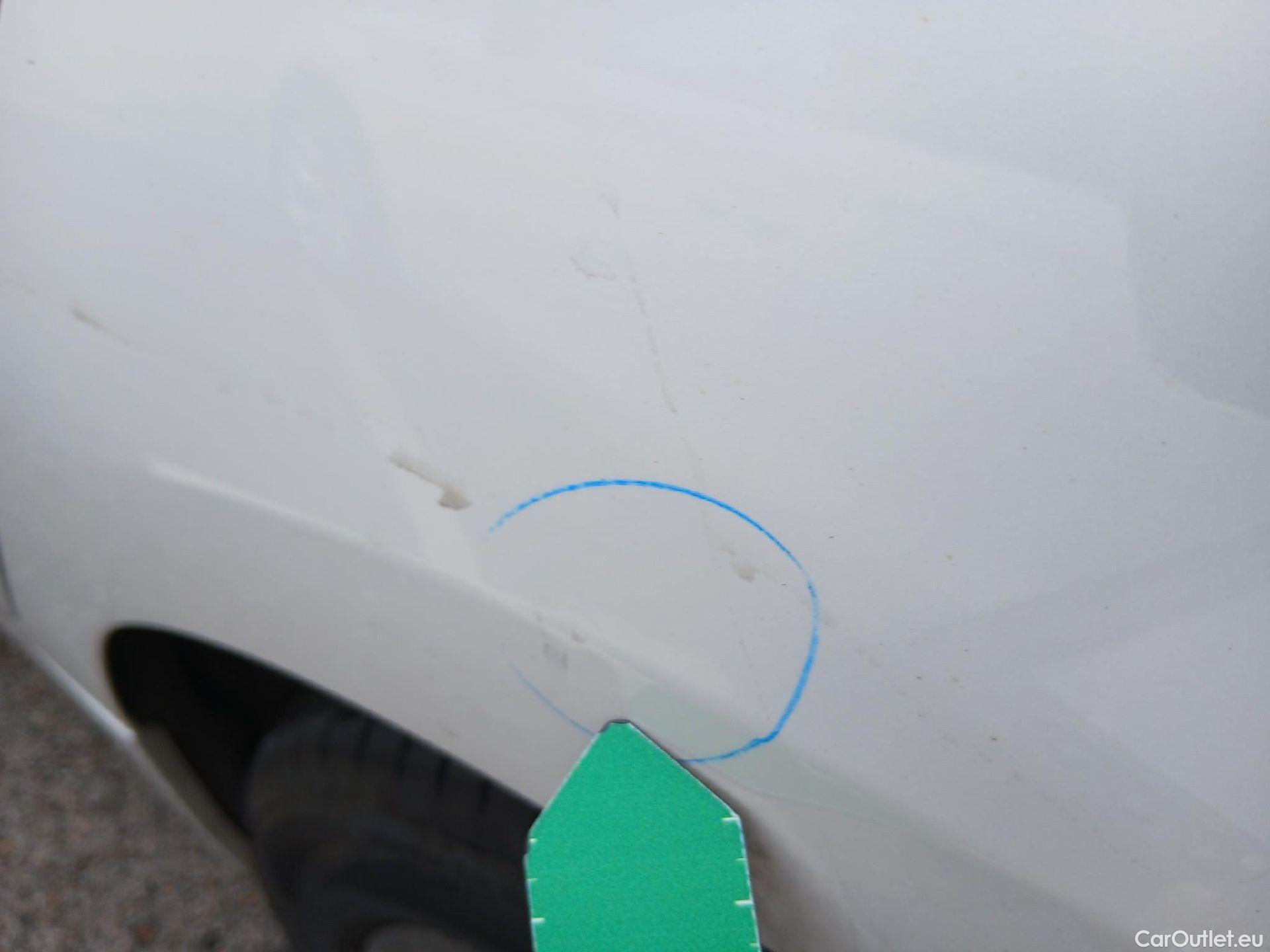  Bmw  Serie 1 BMW  / 2019 / 5P / berlina con portón 118i #8